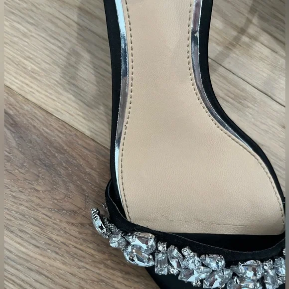Black Heels With Diamond Strap - Picture 3 of 3
